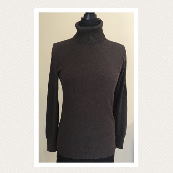 GAP Turtle Neck Bundle - Picture 3 of 8